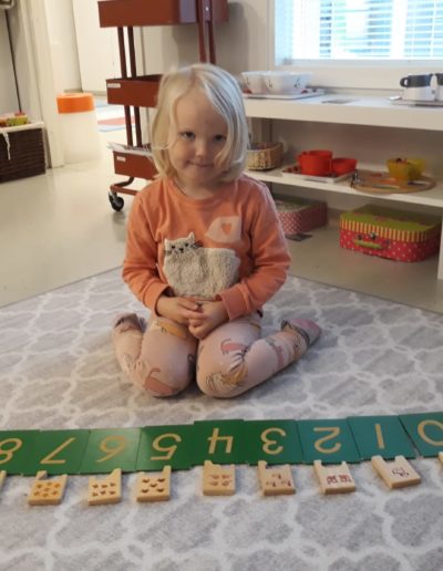 Vekarat ja numerot, päiväkoti Kajaani, Montessoripäiväkoti Kiva Paikka.